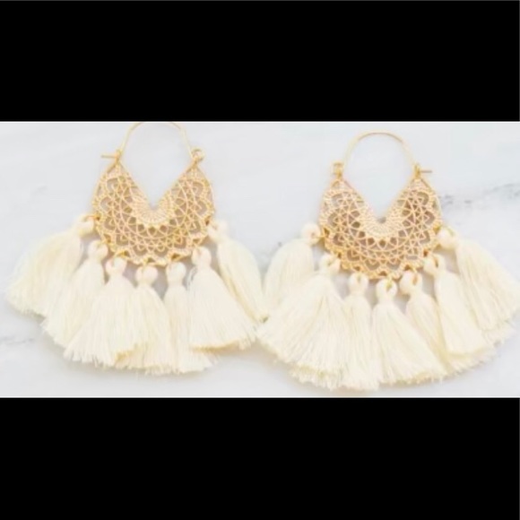 ✨🎉{Host Pick} 🎉 ✨Boho Chic Earrings✨ - Picture 2 of 2